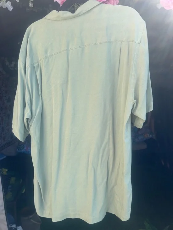 Tommy Bahama Light Sage Short-Sleeve Button-Down Shirt - Picture 2 of 2